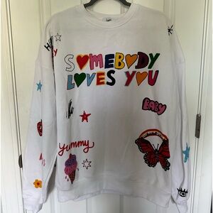 The Mayfair Group Somebody Loves You Crewneck in White